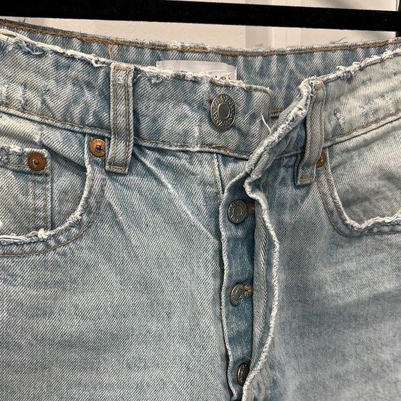 Zara Distressed Light Blue Jeans - Picture 3 of 4